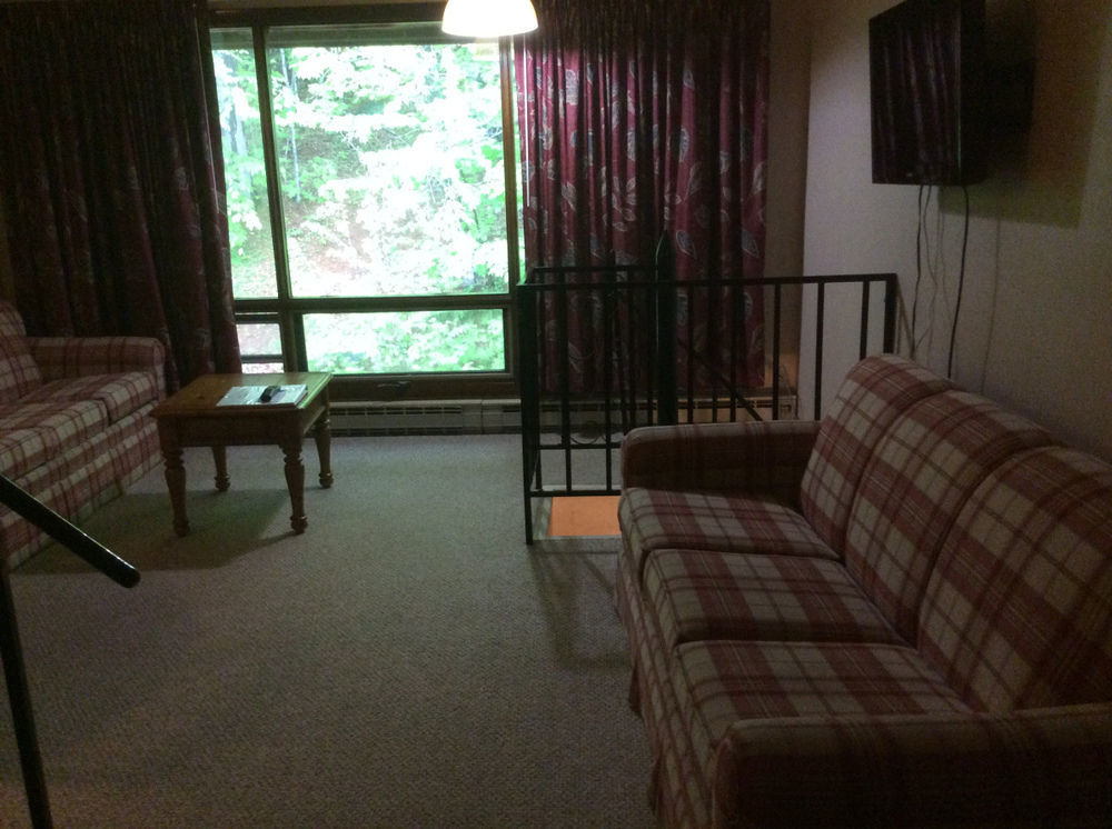 Evergreen Valley Inn Stoneham Extérieur photo